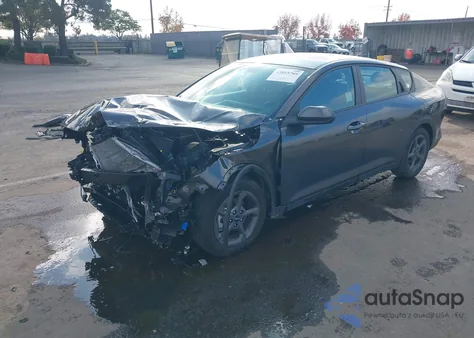 2025 Kia K4 Lxs z USA, uszkodzony, nr VIN 3KPFT4DE0SE131020